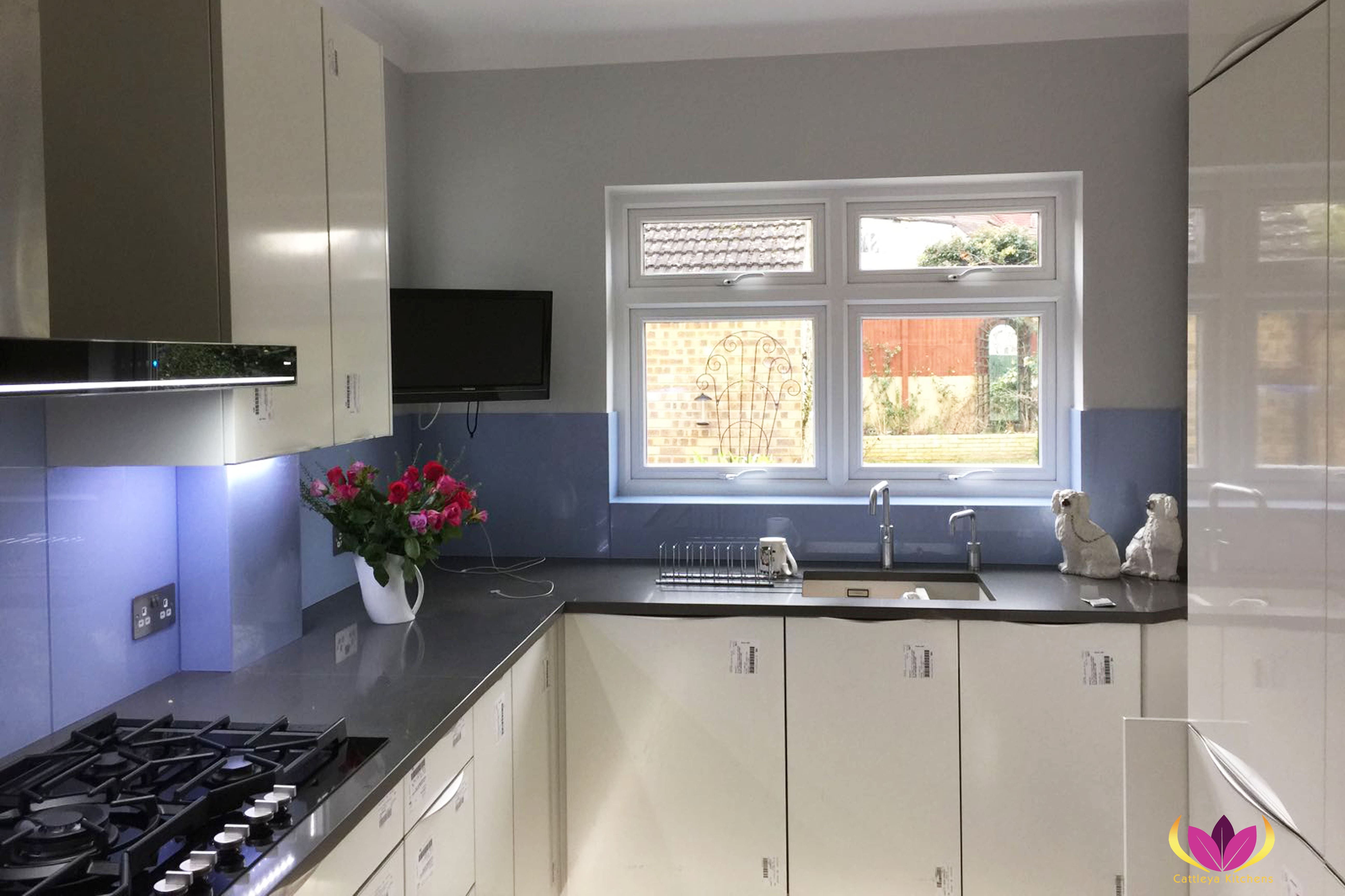 White Gloss Kitchen & Black Worktop Ealing Finished Kitchen Project