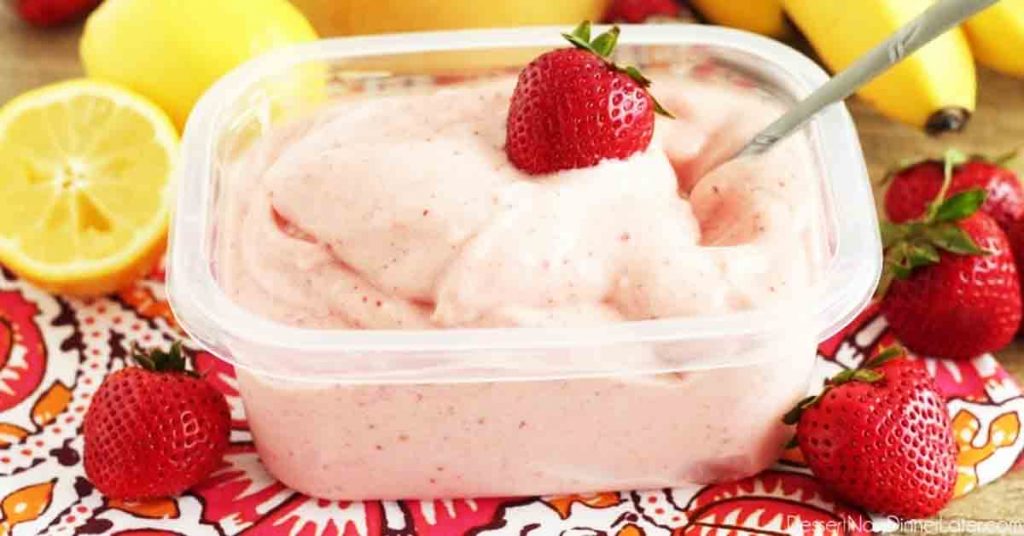 Healthy Instant Strawberry Banana Frozen Yogurt