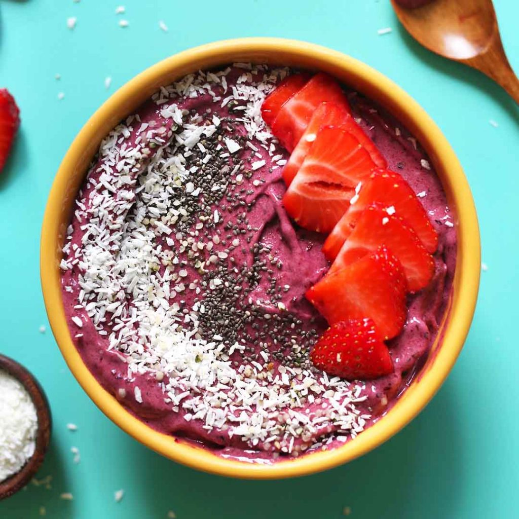 Frozen Mixed Berries and Banana Smoothie Bowl