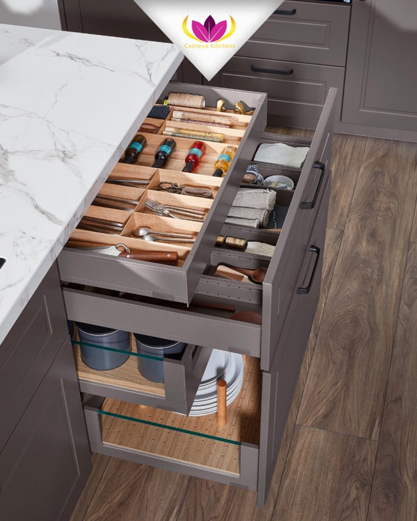 Kitchen Drawers with Internal Pull-outs